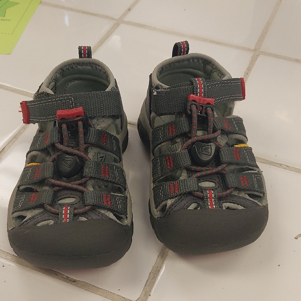 Kids Outdoor Adventure Sandals - Gray and Red